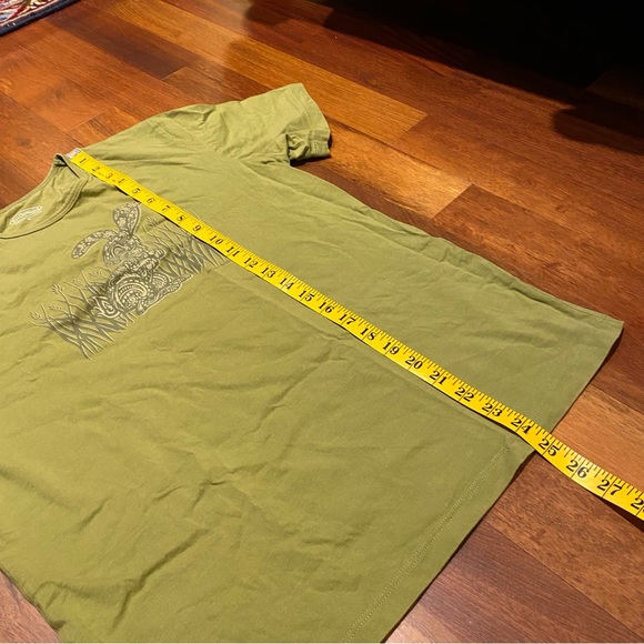 2000s Northern Reflections Rabbit Green T-shirt, size XS - Picture 7 of 11